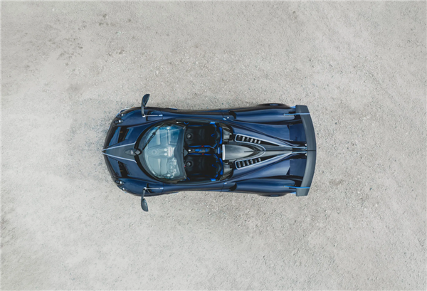 车主意外离世 绝世孤品帕加尼Huayra Roadster手动档将拍卖