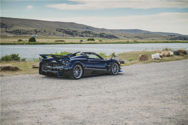 车主意外离世 绝世孤品帕加尼Huayra Roadster手动档将拍卖