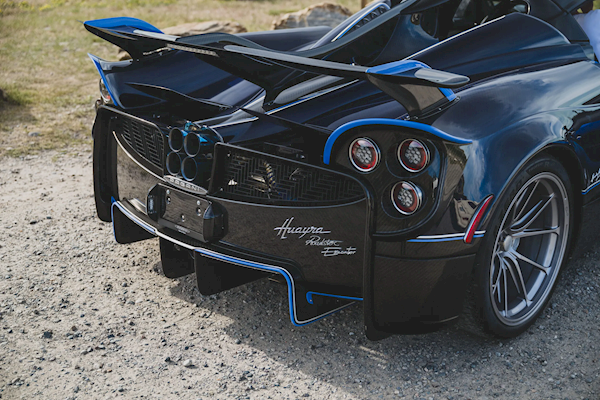 车主意外离世 绝世孤品帕加尼Huayra Roadster手动档将拍卖