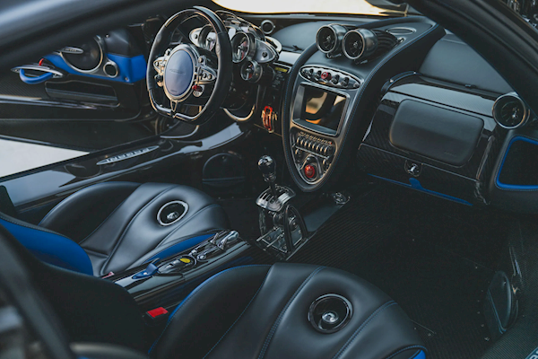 车主意外离世 绝世孤品帕加尼Huayra Roadster手动档将拍卖