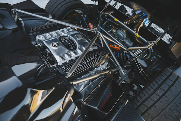 车主意外离世 绝世孤品帕加尼Huayra Roadster手动档将拍卖