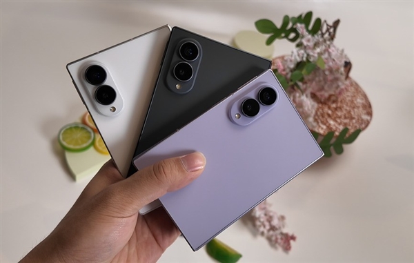安卓首款阔折叠 三星Galaxy Z Fold8系列上手体验