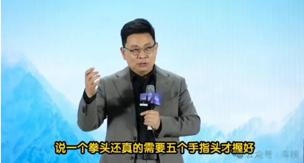 华为抢注 “世界” 商标,藏着车圈最现实的一盘大棋