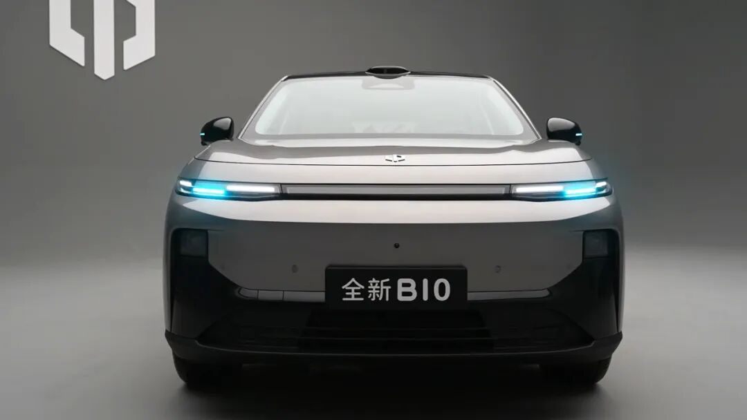 640-114 带800V和双零重力座椅,这是10万级的车?实拍零跑全新B10/B01
