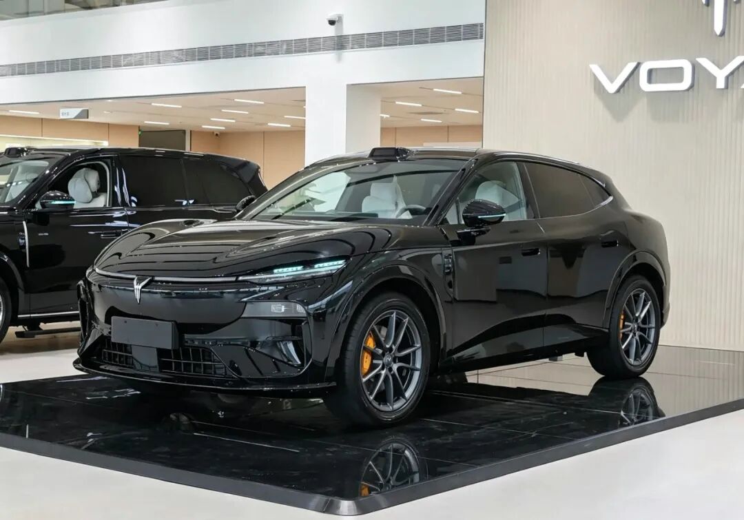 640-28 轿跑 SUV 要么丑要么挤?东风新车官宣:8月15日,正式上市