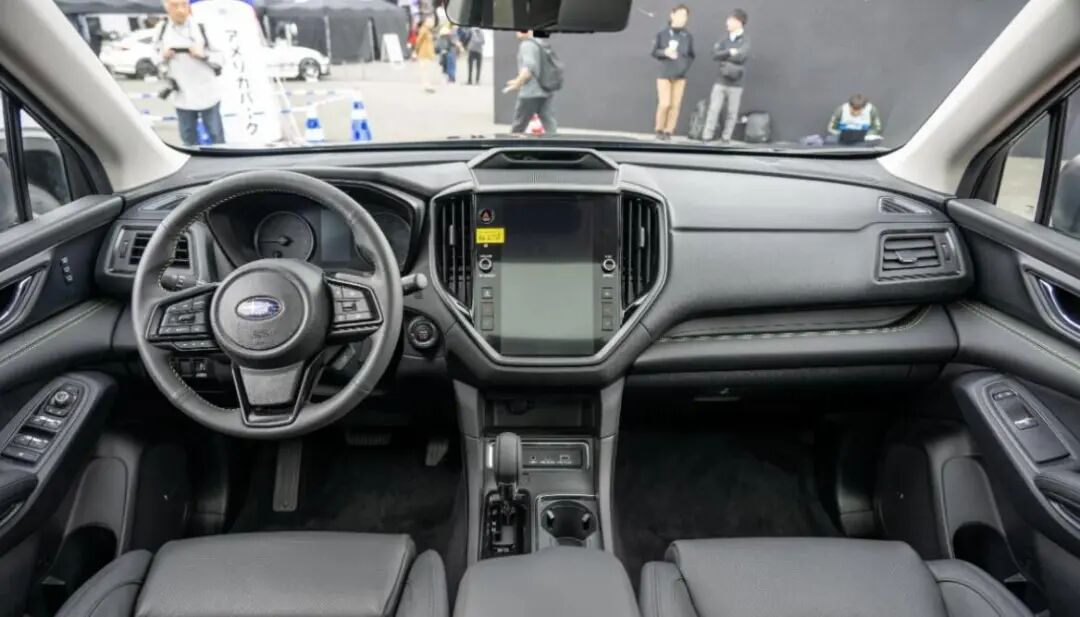 640-52 27.4 万的斯巴鲁八座 SUV,8月24日已开售